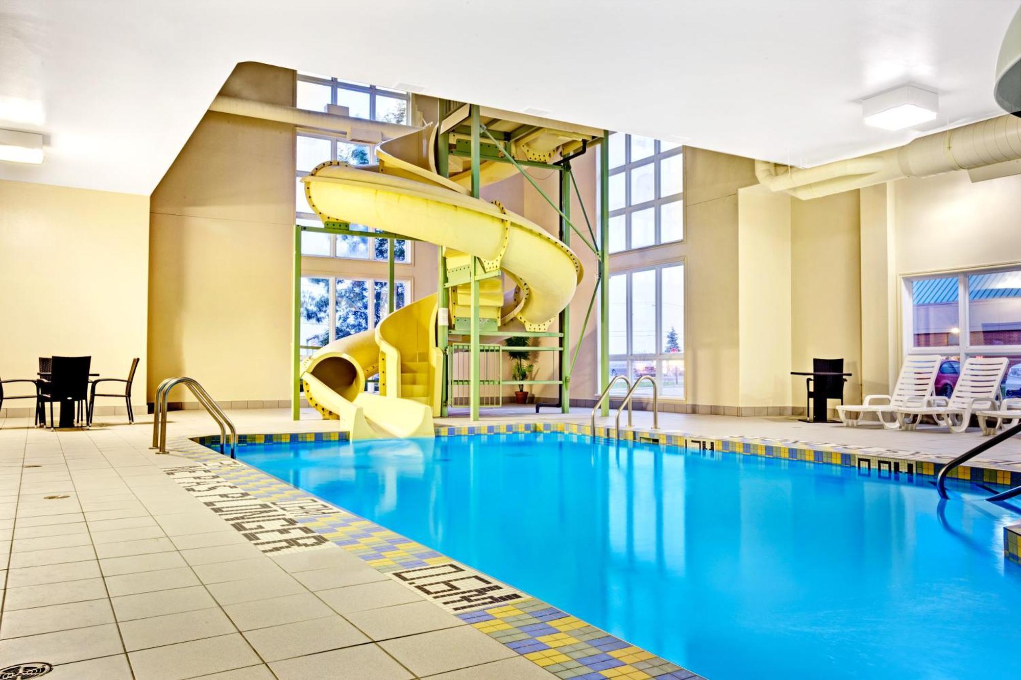 Hotel Super 8 By Wyndham St-Jerome Saint-Jerome Esterno foto