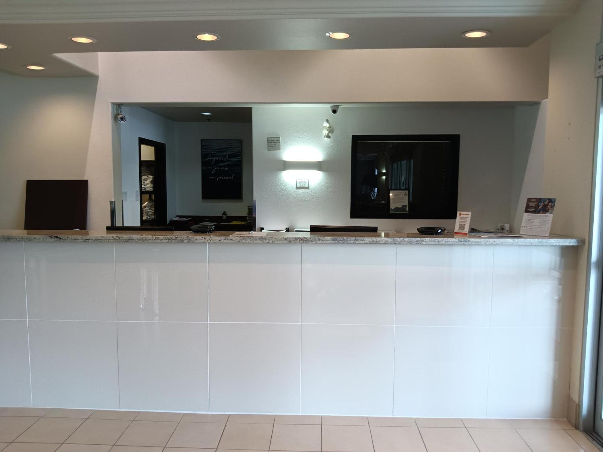 Hotel Super 8 By Wyndham St-Jerome Saint-Jerome Esterno foto