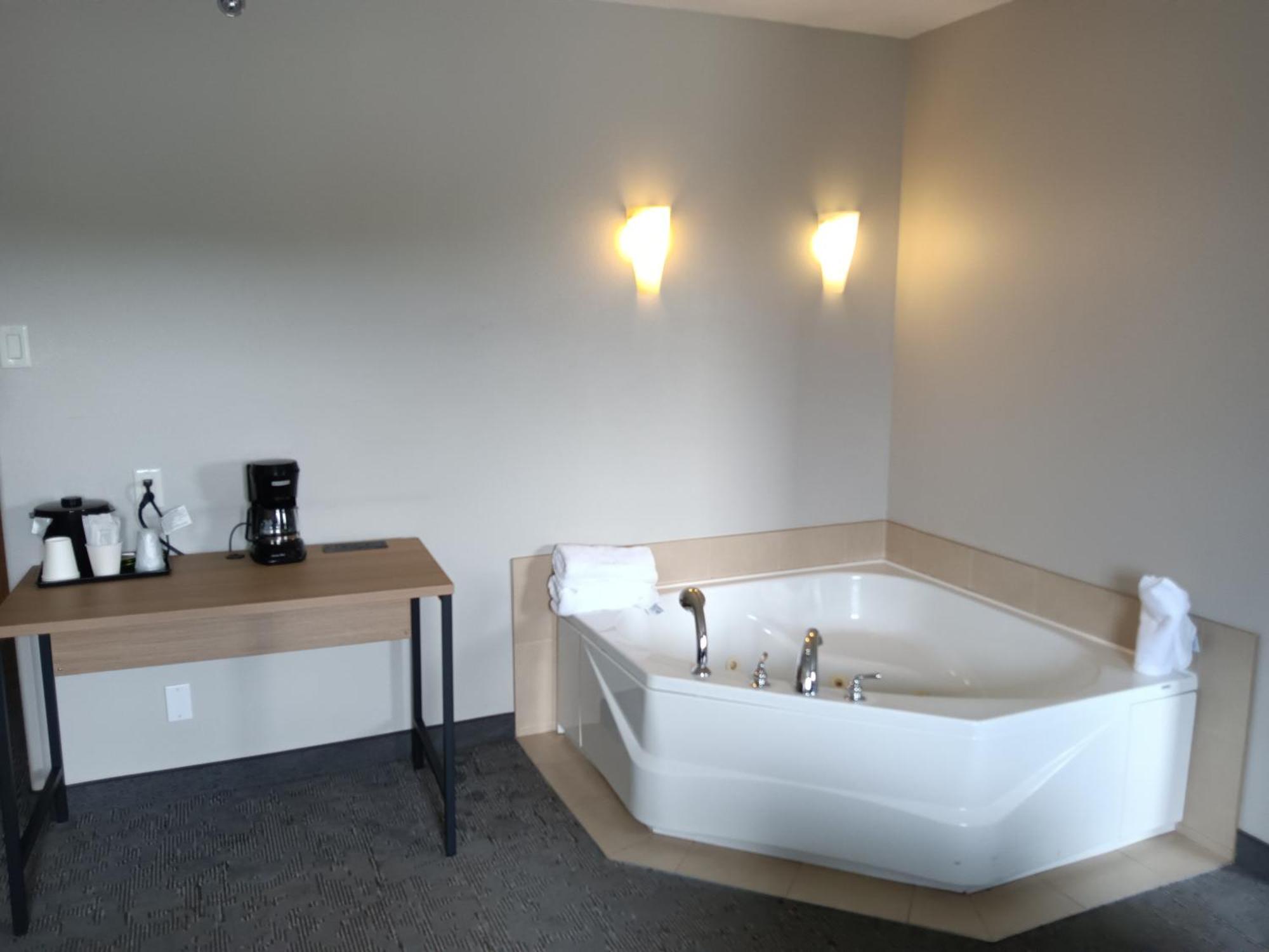 Hotel Super 8 By Wyndham St-Jerome Saint-Jerome Esterno foto