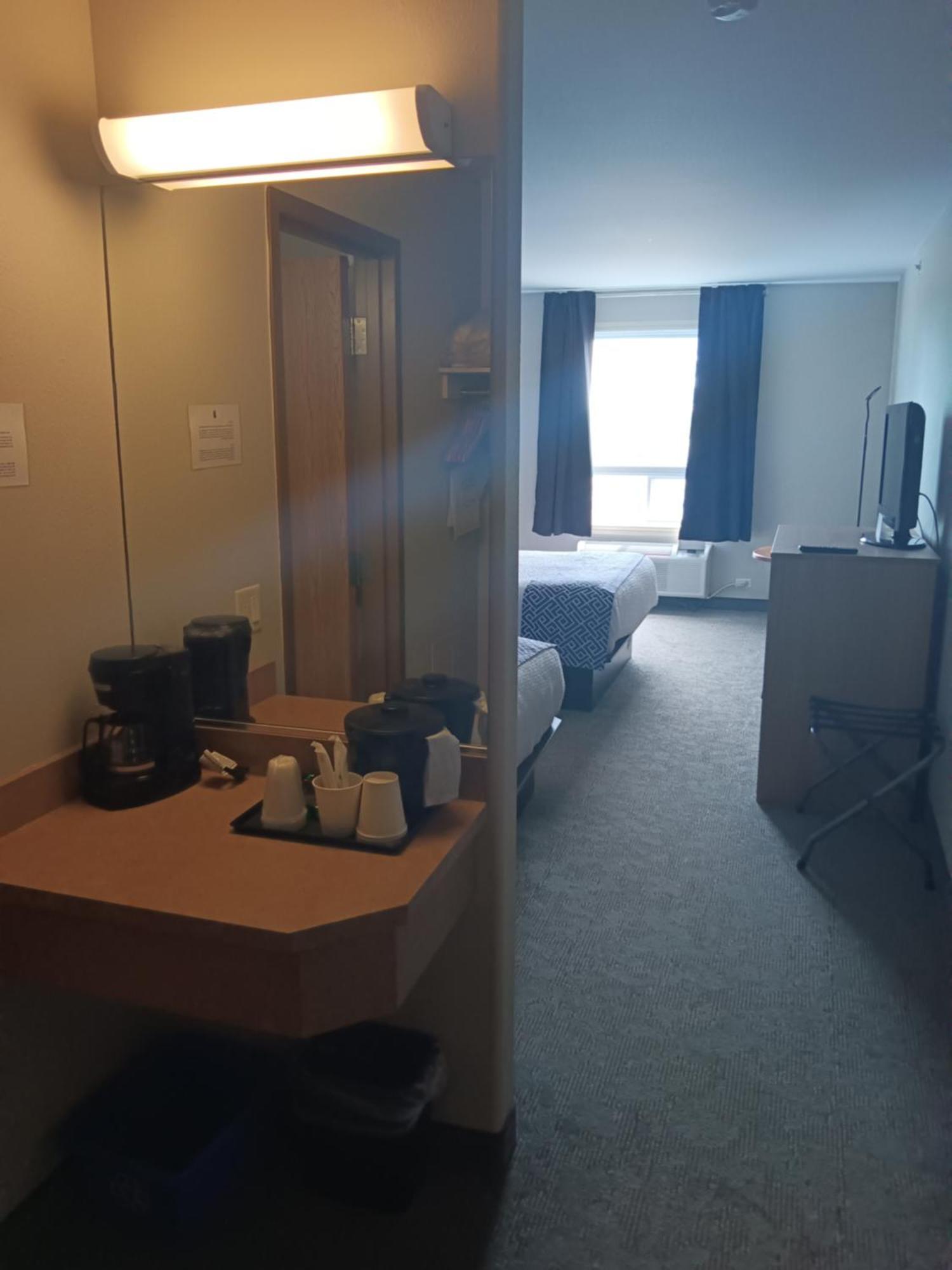 Hotel Super 8 By Wyndham St-Jerome Saint-Jerome Esterno foto