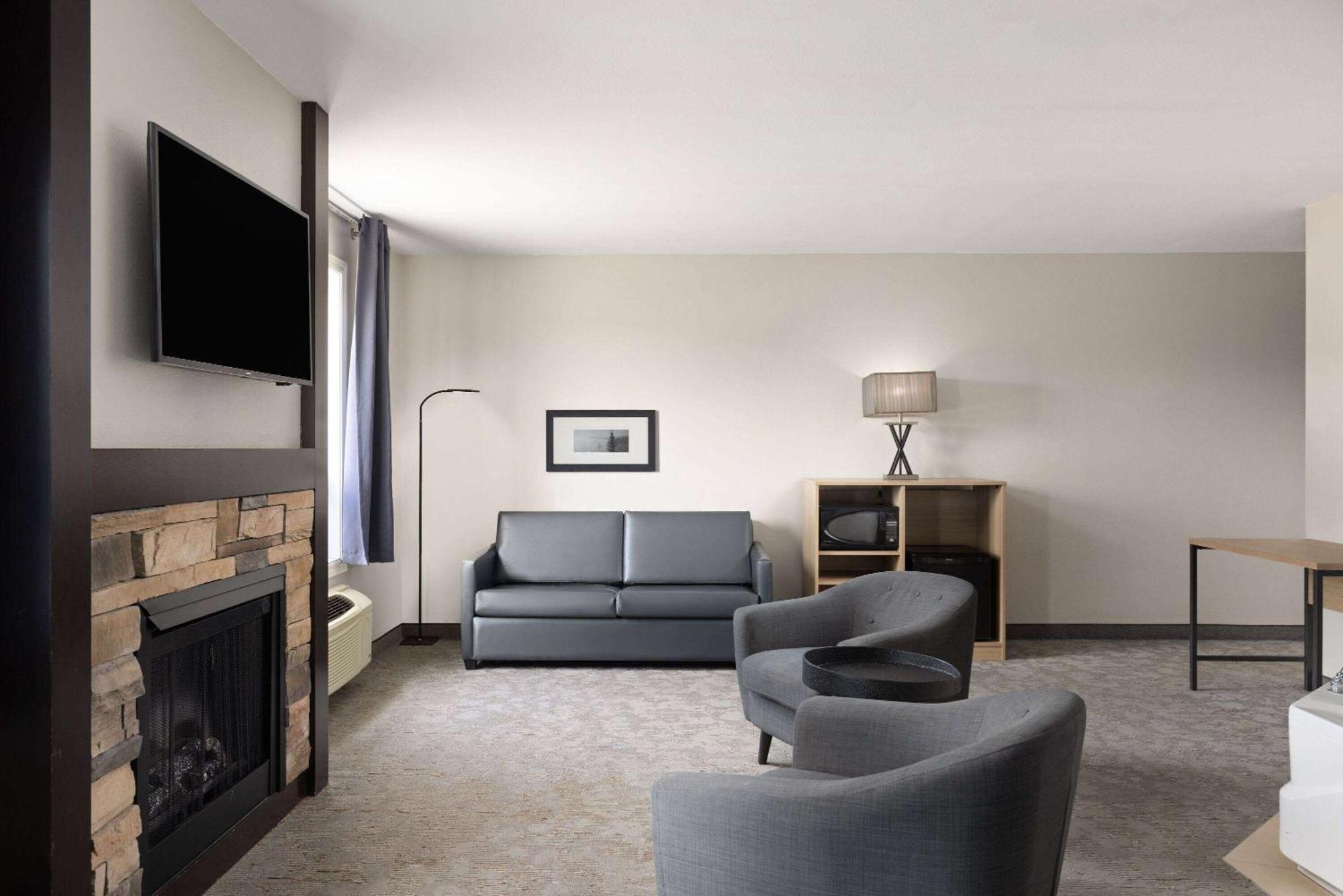 Hotel Super 8 By Wyndham St-Jerome Saint-Jerome Esterno foto
