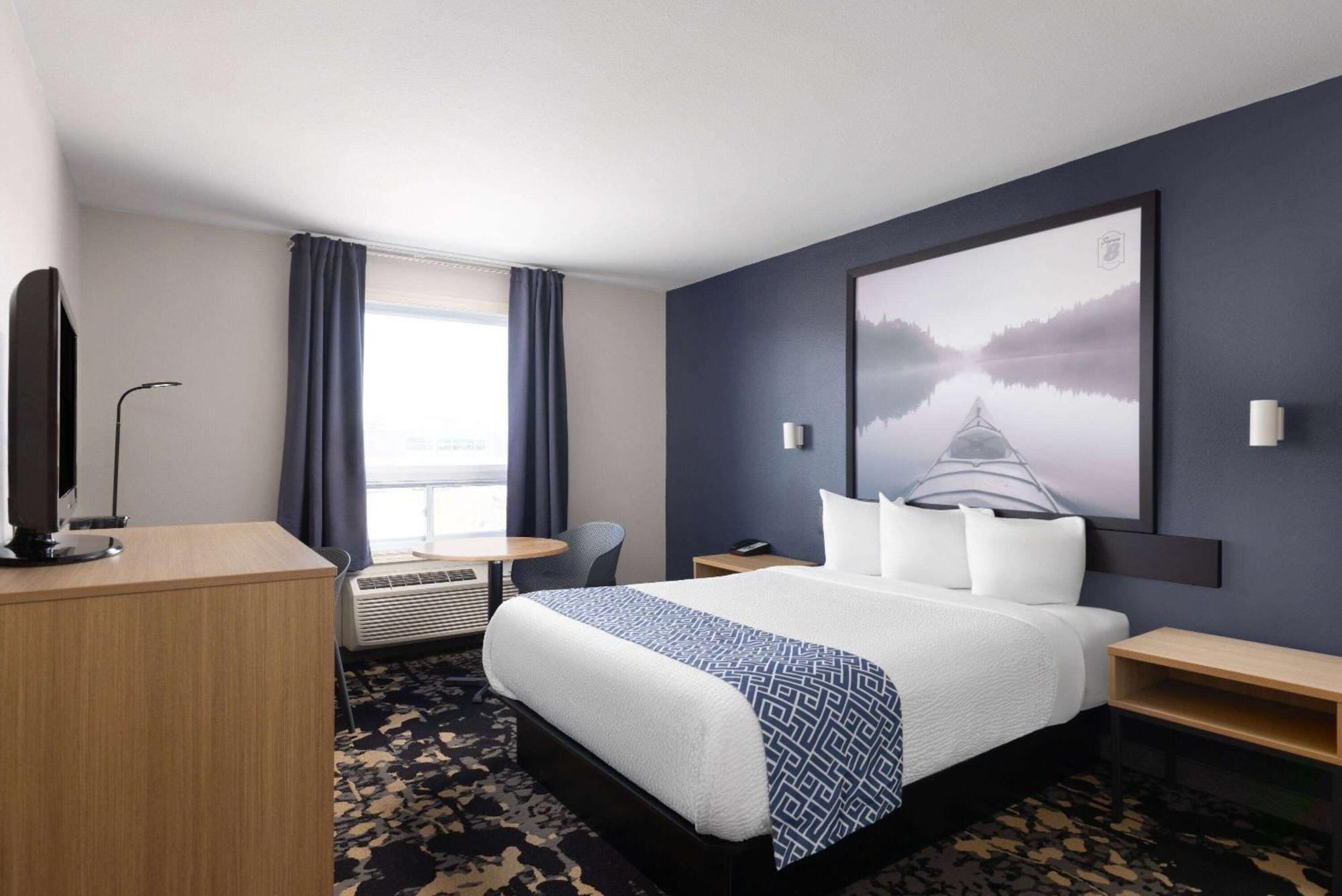 Hotel Super 8 By Wyndham St-Jerome Saint-Jerome Esterno foto